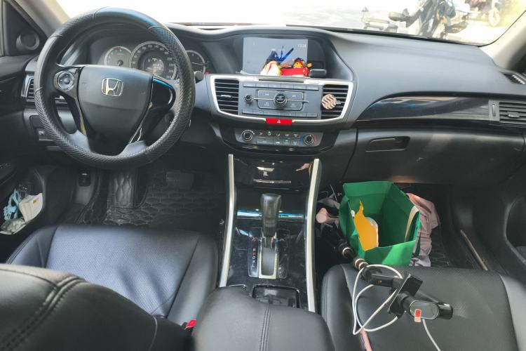 Used Honda Accord 2016 2.0L Comfort Edition Center Console