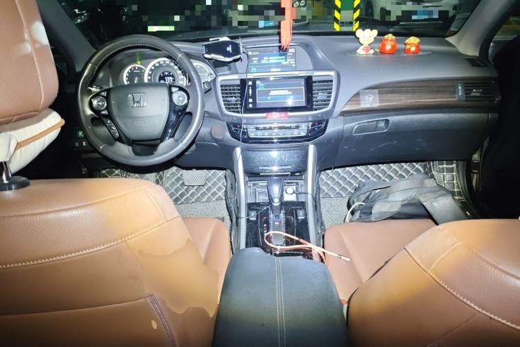 Used Honda Accord 2016 2.4L Luxury Edition Center Console