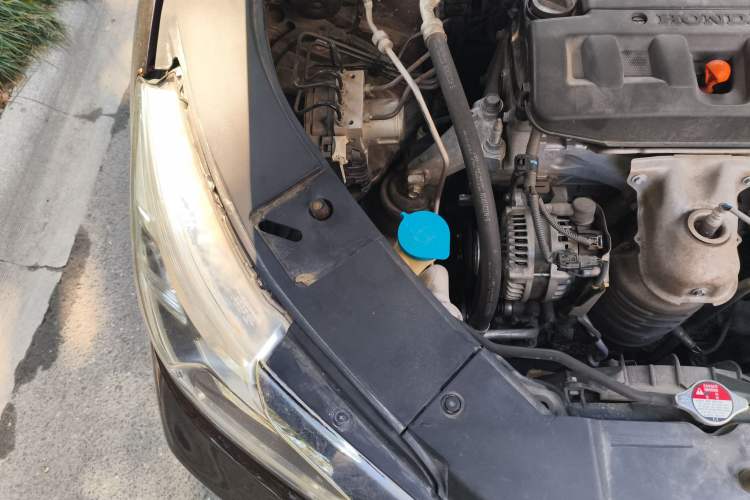 Used Honda Accord 2016 2.0L Comfort Edition Engine Bay Right