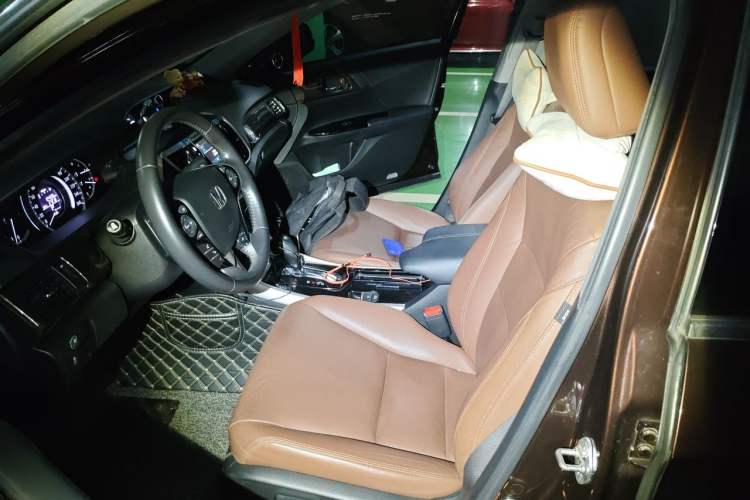 Used Honda Accord 2016 2.4L Luxury Edition Left Front Seat