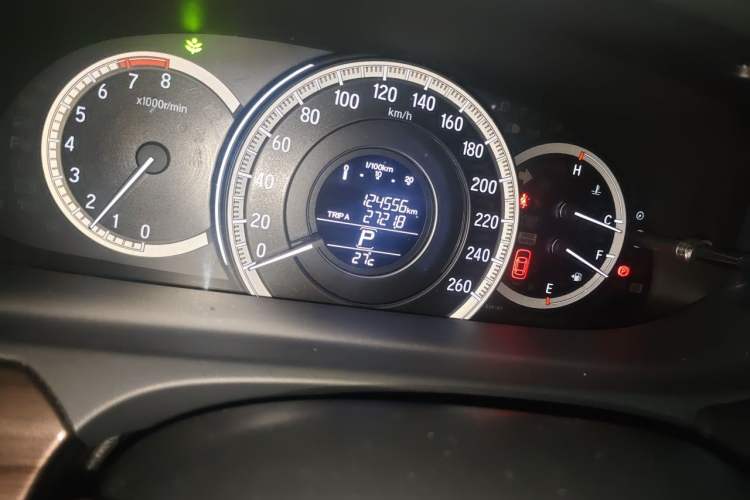 Used Honda Accord 2016 2.4L Luxury Edition Odometer Close Up