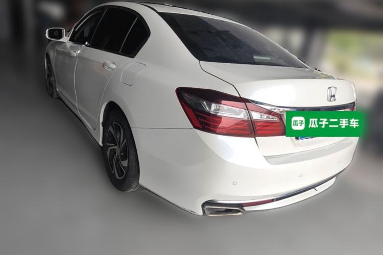 Used Honda Accord 2016 2.0L Luxury Edition Rear Left 45 Deg