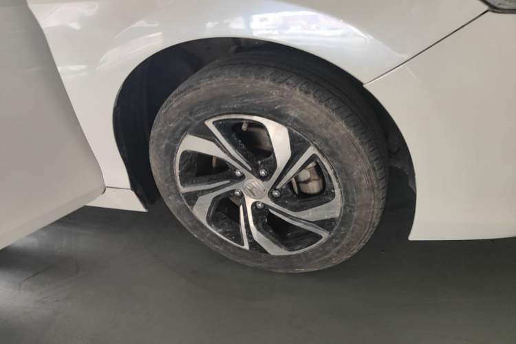 Used Honda Accord 2016 2.0L Luxury Edition Right Front Wheel Hub