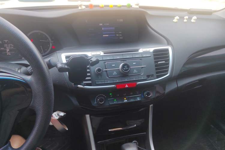 Used Honda Accord 2016 2.0L Comfort Edition Audio And AC Panel