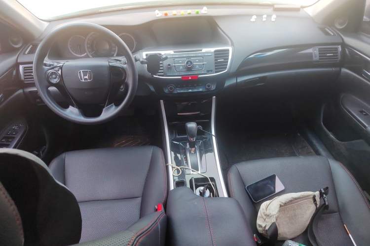Used Honda Accord 2016 2.0L Comfort Edition Center Console
