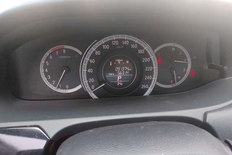 Used Honda Accord 2016 2.0L Comfort Edition Odometer Close Up