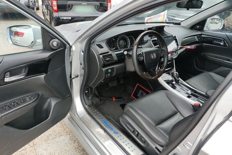 Used Honda Accord 2016 2.0L Luxury Edition Driver Seat
