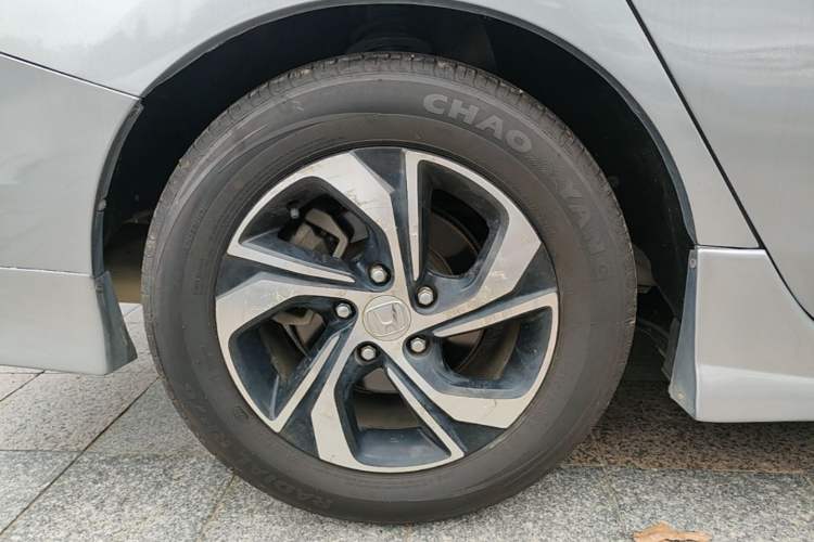 Used Honda Accord 2016 2.0L Luxury Edition Exterior 5