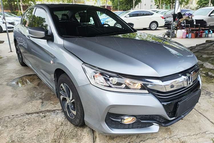 Used Honda Accord 2016 2.0L Elite Edition Front Right 45 Deg