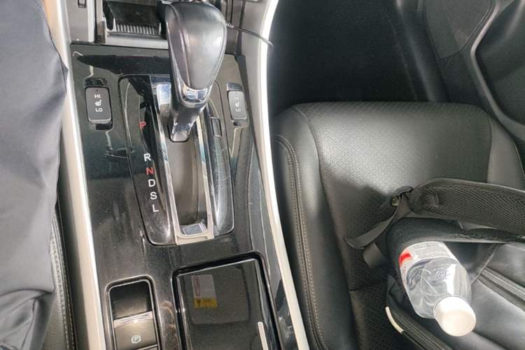 Used Honda Accord 2016 2.0L Elite Edition Gear Lever