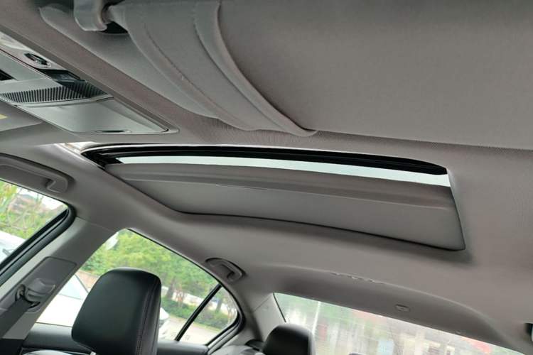 Used Honda Accord 2016 2.0L Luxury Edition Headliner