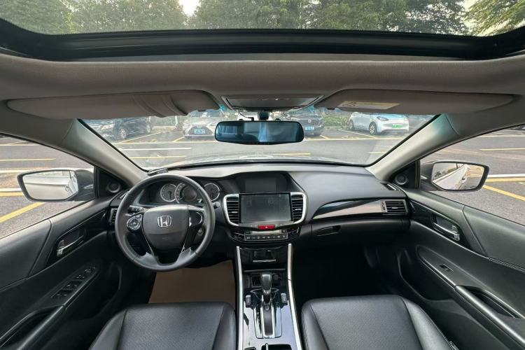 Used Honda Accord 2016 2.0L Elite Edition Interior 2