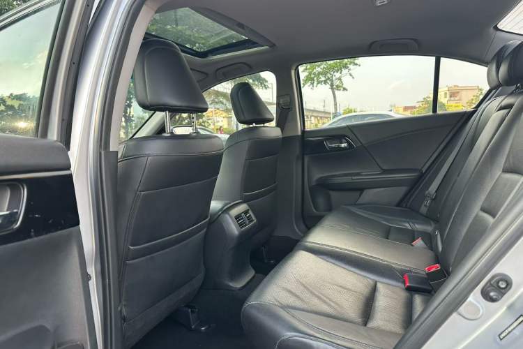 Used Honda Accord 2016 2.0L Elite Edition Interior 3