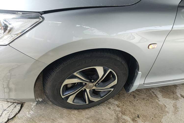Used Honda Accord 2016 2.0L Elite Edition Left Front Wheel Hub