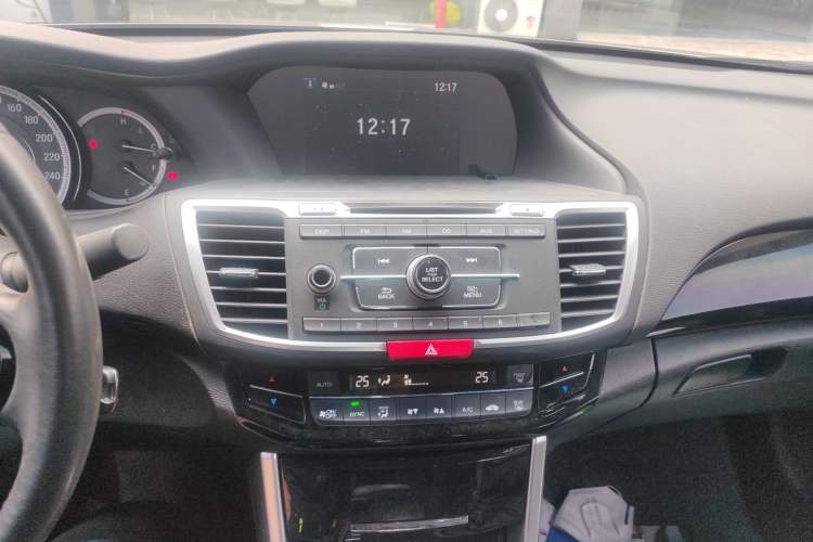 Used Honda Accord 2016 2.0L Elite Edition Audio And AC Panel