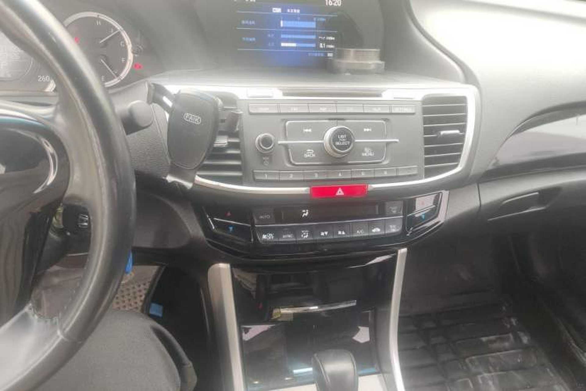 Used Honda Accord 2016 2.0L Elite Edition Audio And AC Panel