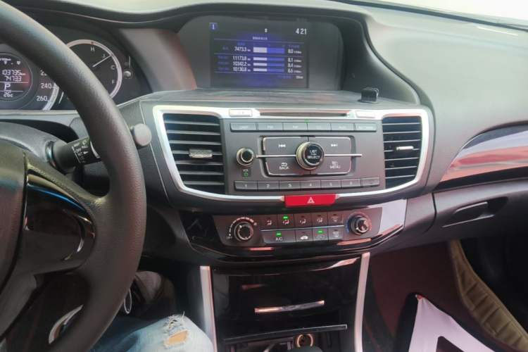 Used Honda Accord 2016 2.0L Comfort Edition Audio And AC Panel