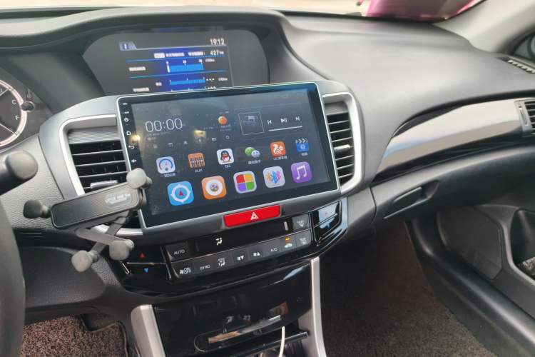 Used Honda Accord 2016 2.0L Elite Edition Audio And AC Panel
