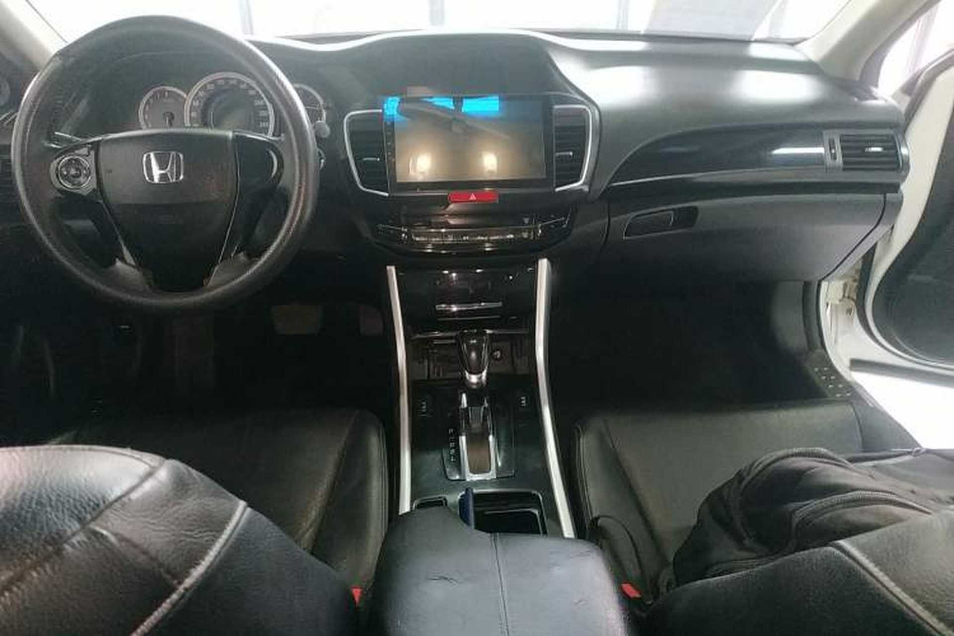 Used Honda Accord 2016 2.0L Elite Edition Audio And AC Panel