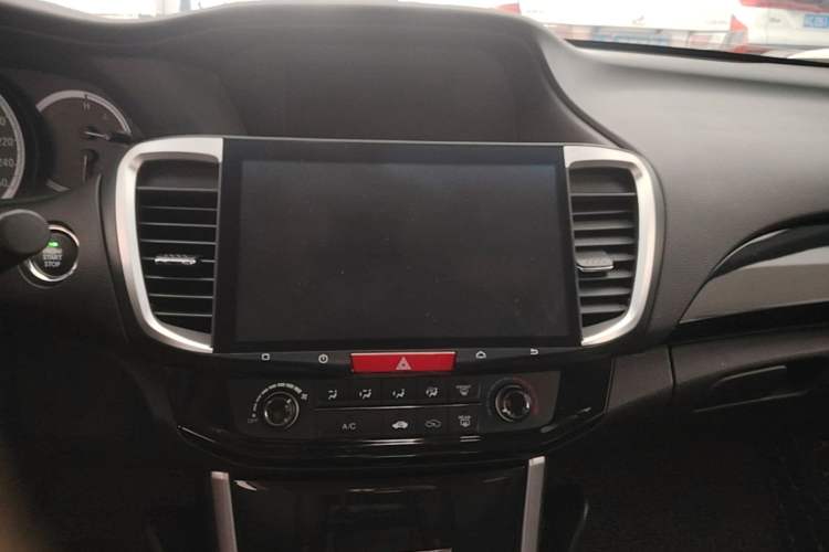 Used Honda Accord 2016 2.0L Comfort Edition Audio And AC Panel