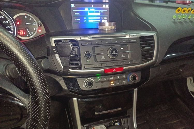 Used Honda Accord 2016 2.0L Comfort Edition Audio And AC Panel