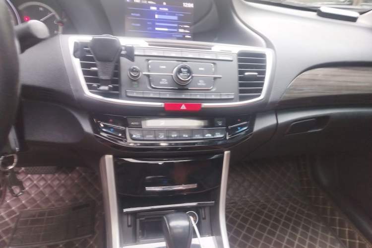 Used Honda Accord 2016 2.4L Comfort Edition Audio And AC Panel