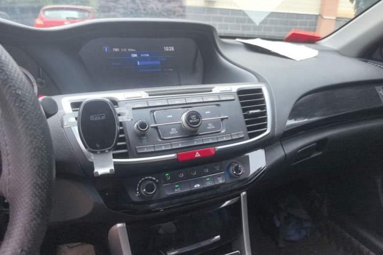 Used Honda Accord 2016 2.0L Comfort Edition Audio And AC Panel