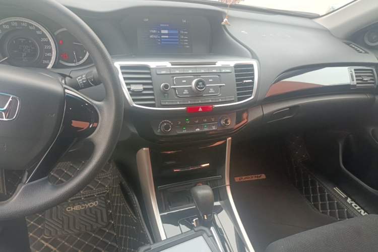 Used Honda Accord 2016 2.0L Comfort Edition Audio And AC Panel