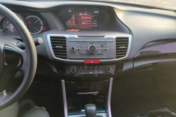 Used Honda Accord 2016 2.0L Comfort Edition Audio And AC Panel