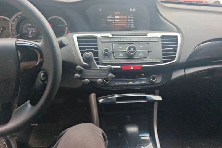 Used Honda Accord 2016 2.0L Comfort Edition Audio And AC Panel