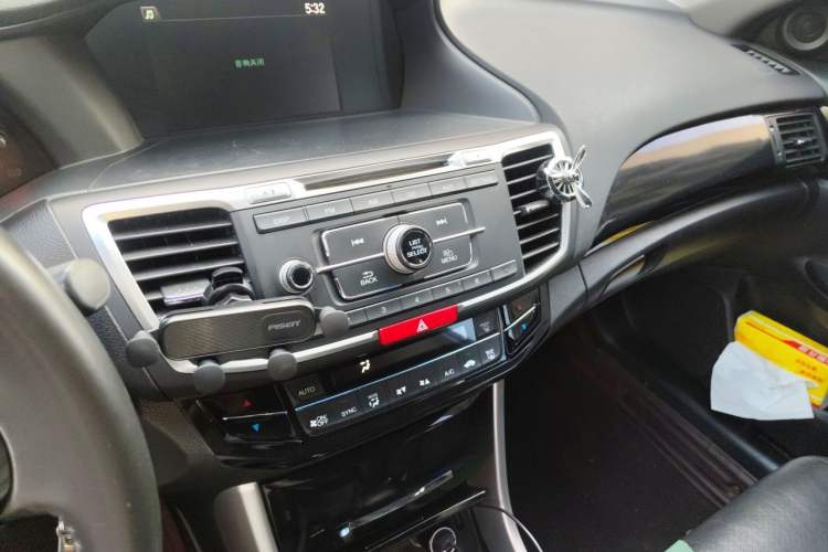 Used Honda Accord 2016 2.0L Elite Edition Audio And AC Panel