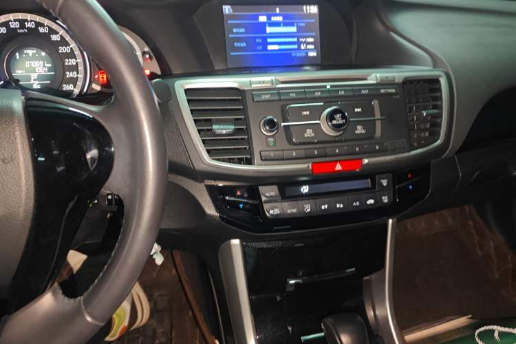 Used Honda Accord 2016 2.0L Elite Edition Audio And AC Panel