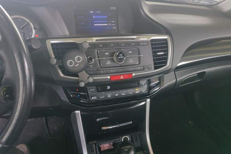 Used Honda Accord 2016 2.0L Elite Edition Audio And AC Panel