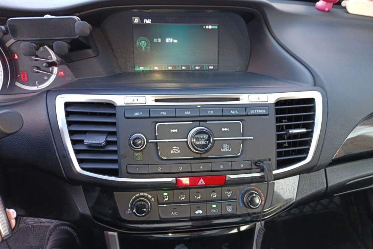 Used Honda Accord 2016 2.0L Comfort Edition Audio And AC Panel