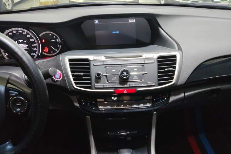 Used Honda Accord 2016 2.0L Elite Edition Audio And AC Panel