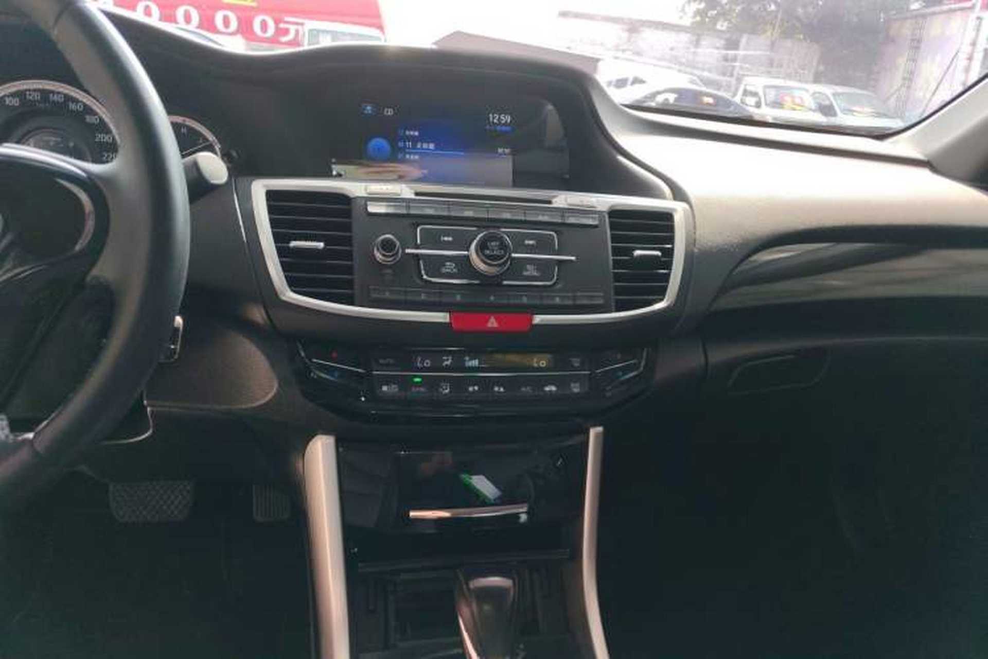 Used Honda Accord 2016 2.0L Elite Edition Audio And AC Panel