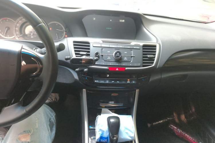 Used Honda Accord 2016 2.0L Elite Edition Audio And AC Panel