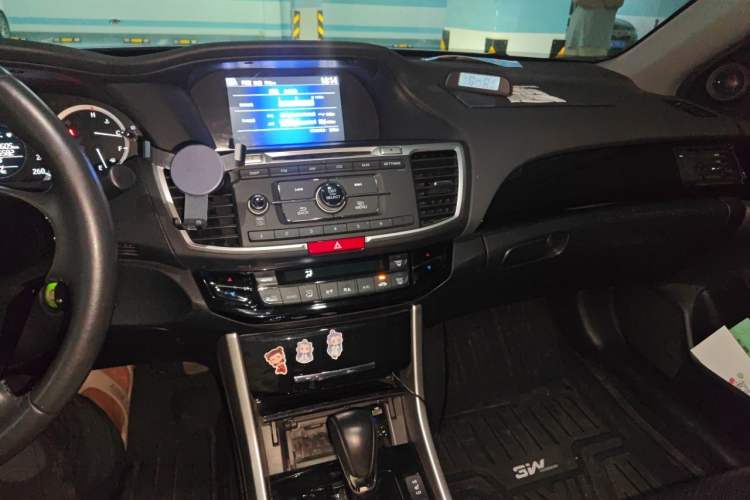 Used Honda Accord 2016 2.0L Elite Edition Audio And AC Panel