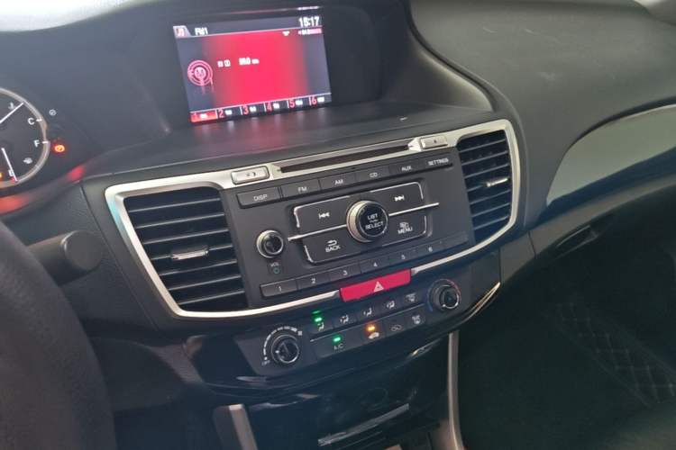 Used Honda Accord 2016 2.0L Comfort Edition Audio And AC Panel