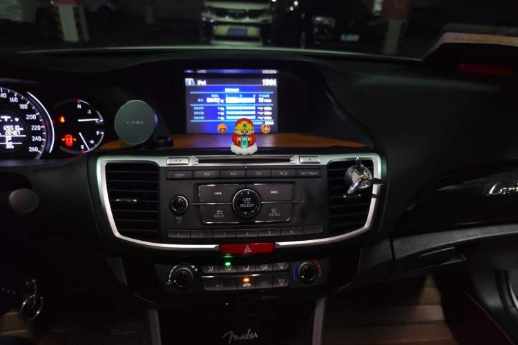 Used Honda Accord 2016 2.0L Comfort Edition Audio And AC Panel