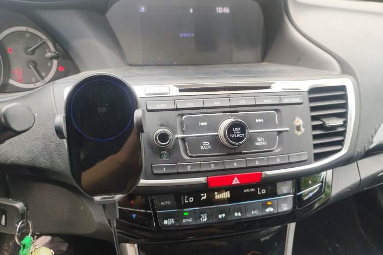 Used Honda Accord 2016 2.0L Elite Edition Audio And AC Panel