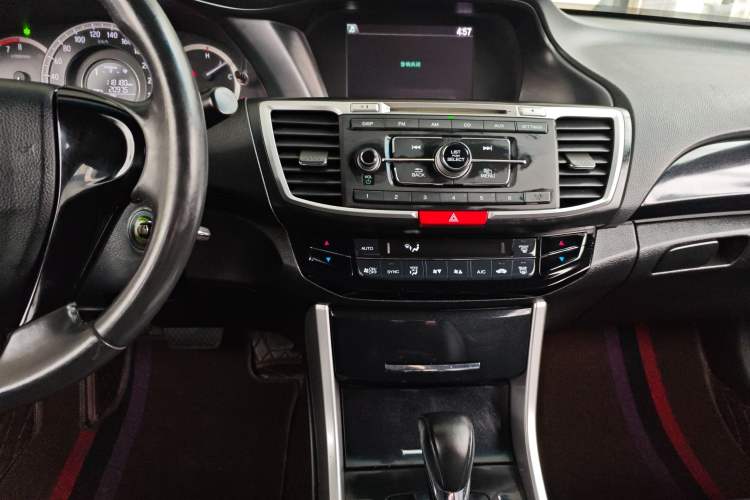 Used Honda Accord 2016 2.0L Elite Edition Audio And AC Panel