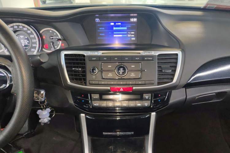 Used Honda Accord 2016 2.0L Elite Edition Audio And AC Panel