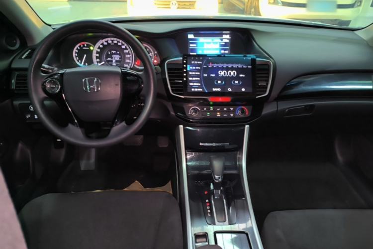 Used Honda Accord 2016 2.0L Comfort Edition Center Console