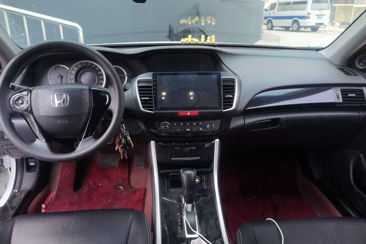 Used Honda Accord 2016 2.0L Comfort Edition Center Console
