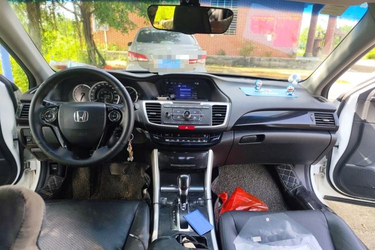 Used Honda Accord 2016 2.0L Elite Edition Center Console