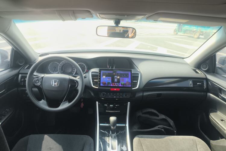 Used Honda Accord 2016 2.0L Comfort Edition Center Console
