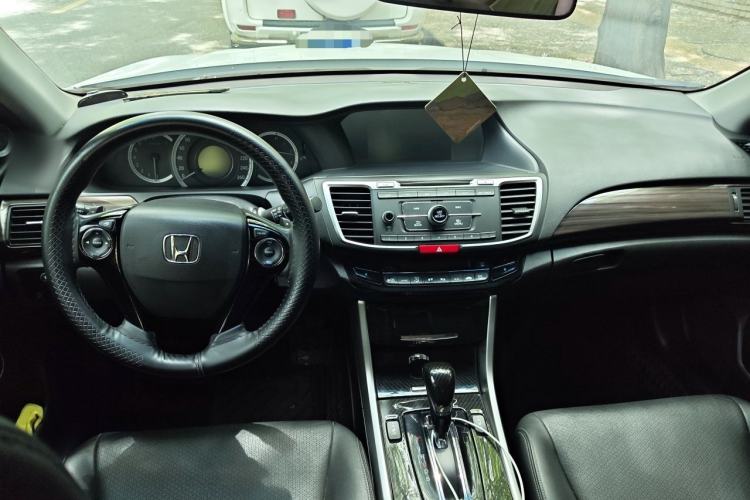 Used Honda Accord 2016 2.4L Comfort Edition Center Console