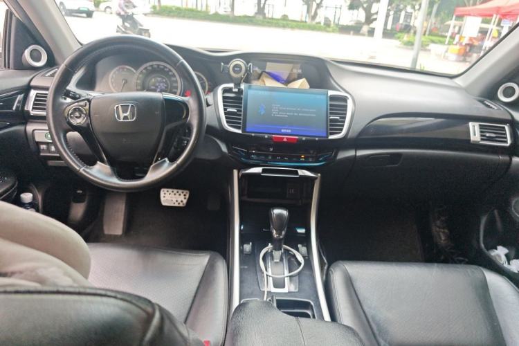Used Honda Accord 2016 2.0L Elite Edition Center Console