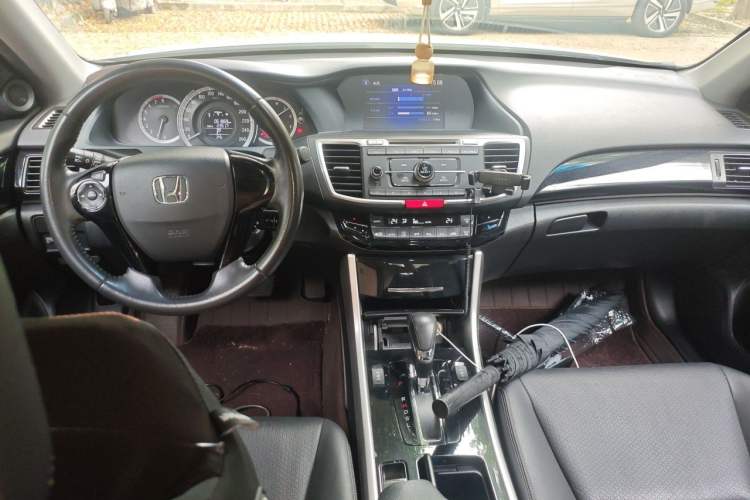 Used Honda Accord 2016 2.0L Elite Edition Center Console